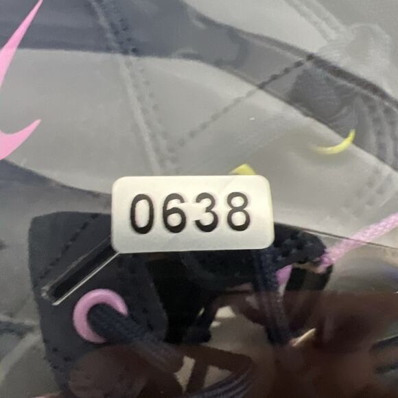 Nike Woodside 2 High ACG Boots 524872 100 Size 5.5Y - Picture 14 of 14